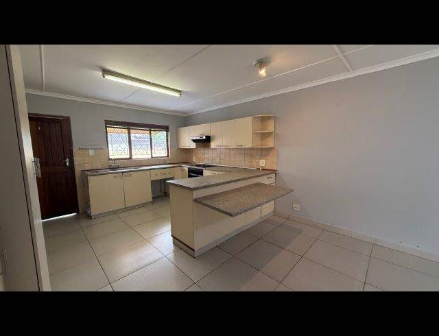 3 BEDROOM TOWNHOUSE FOR SALE IN ESCOMBE